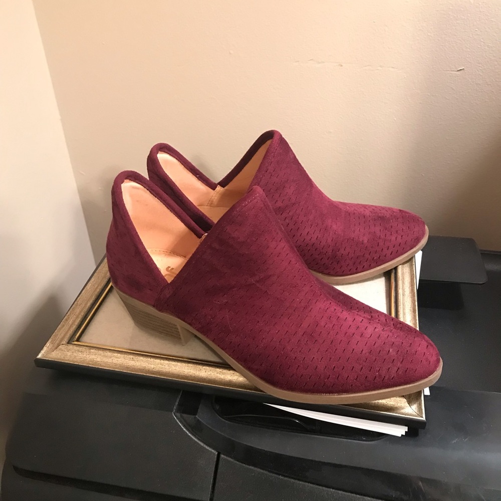 New maroon booties